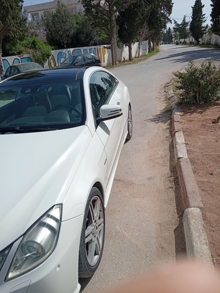 Mercedes-Benz Classe E coupé à Ben Arous - Photo 6