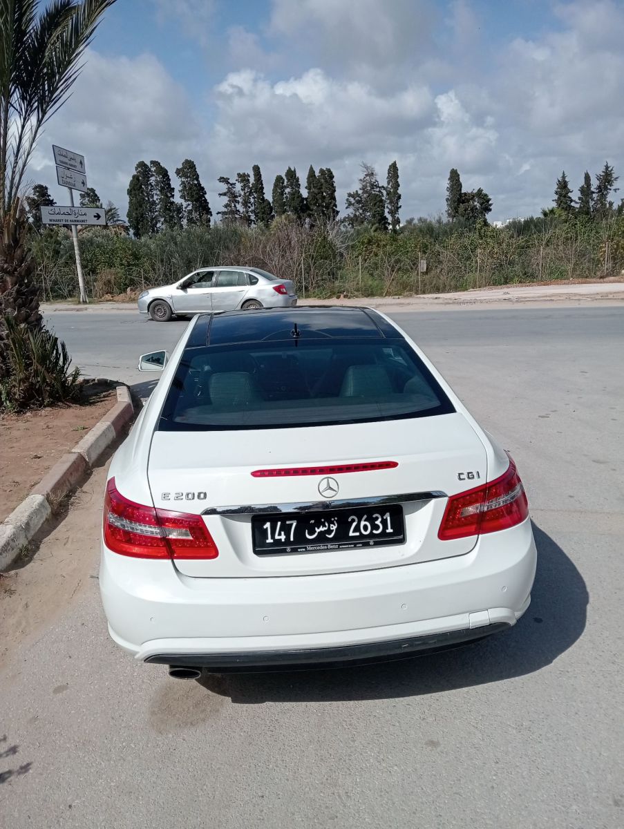 Mercedes-Benz Classe E coupé à Ben Arous - Photo 9