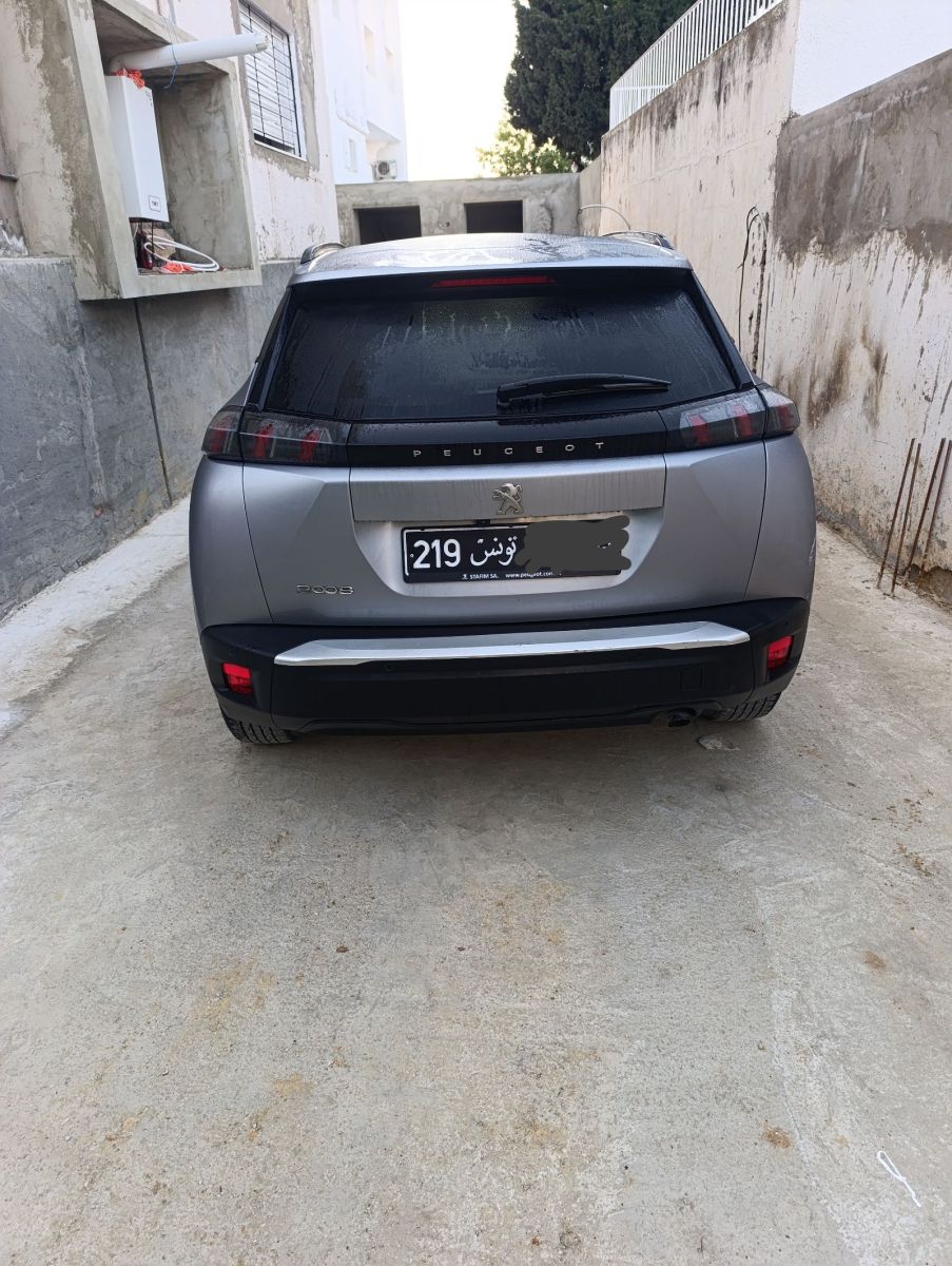 Peugeot 2008 Active à Sfax - Photo 2