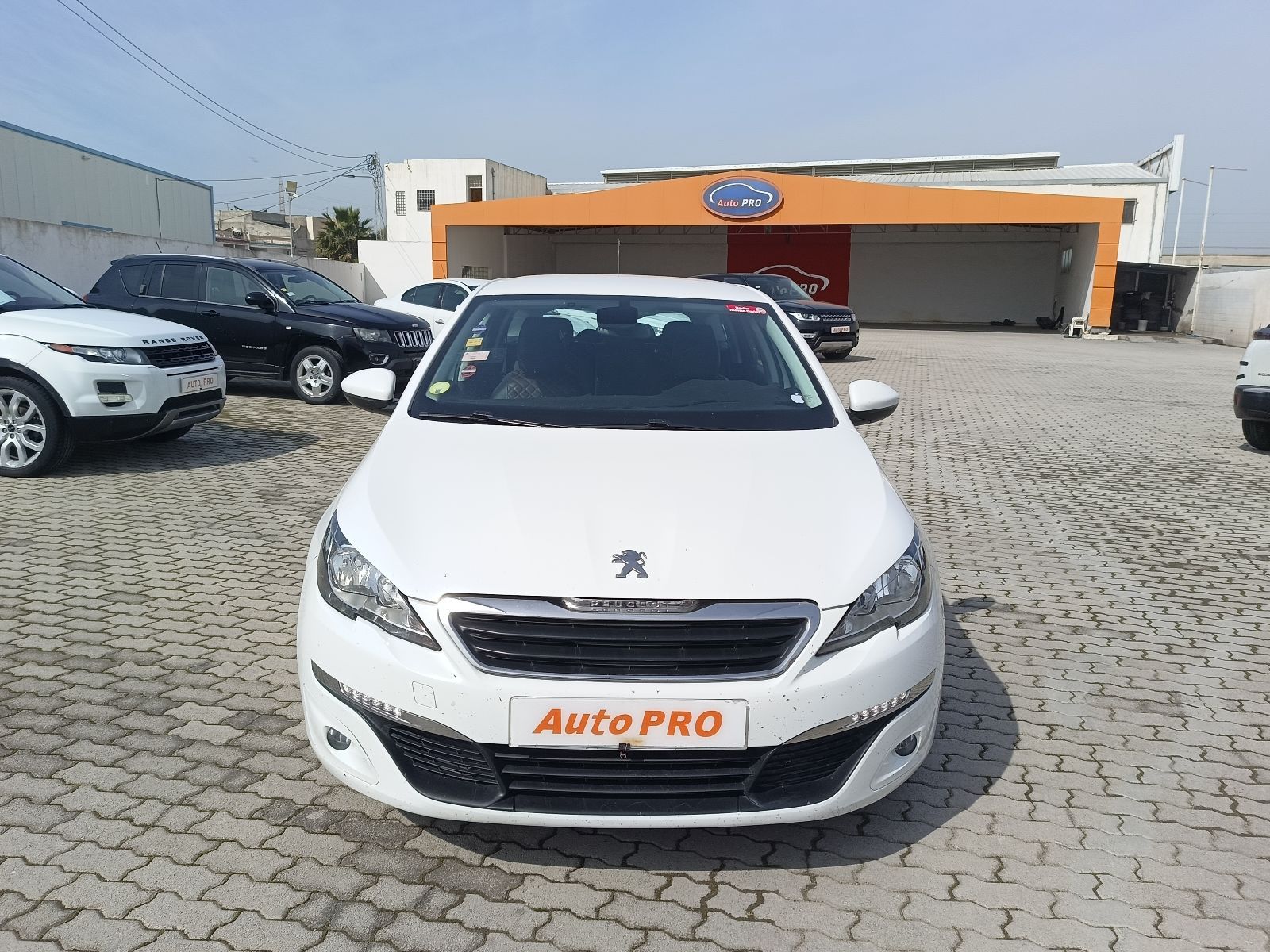 Peugeot 308 à Tunis - Photo 1
