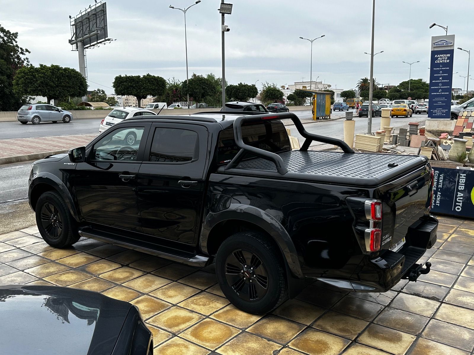 Isuzu D-Max Double Cabine V-Cross à Tunis - Photo 9