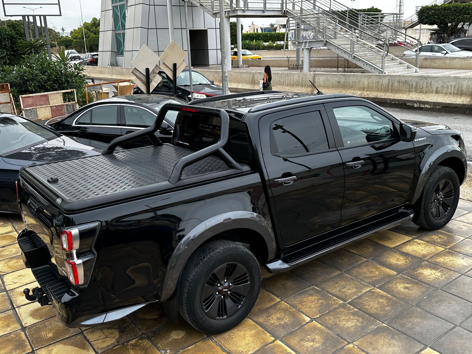 Isuzu D-Max Double Cabine V-Cross à Tunis - Photo 8