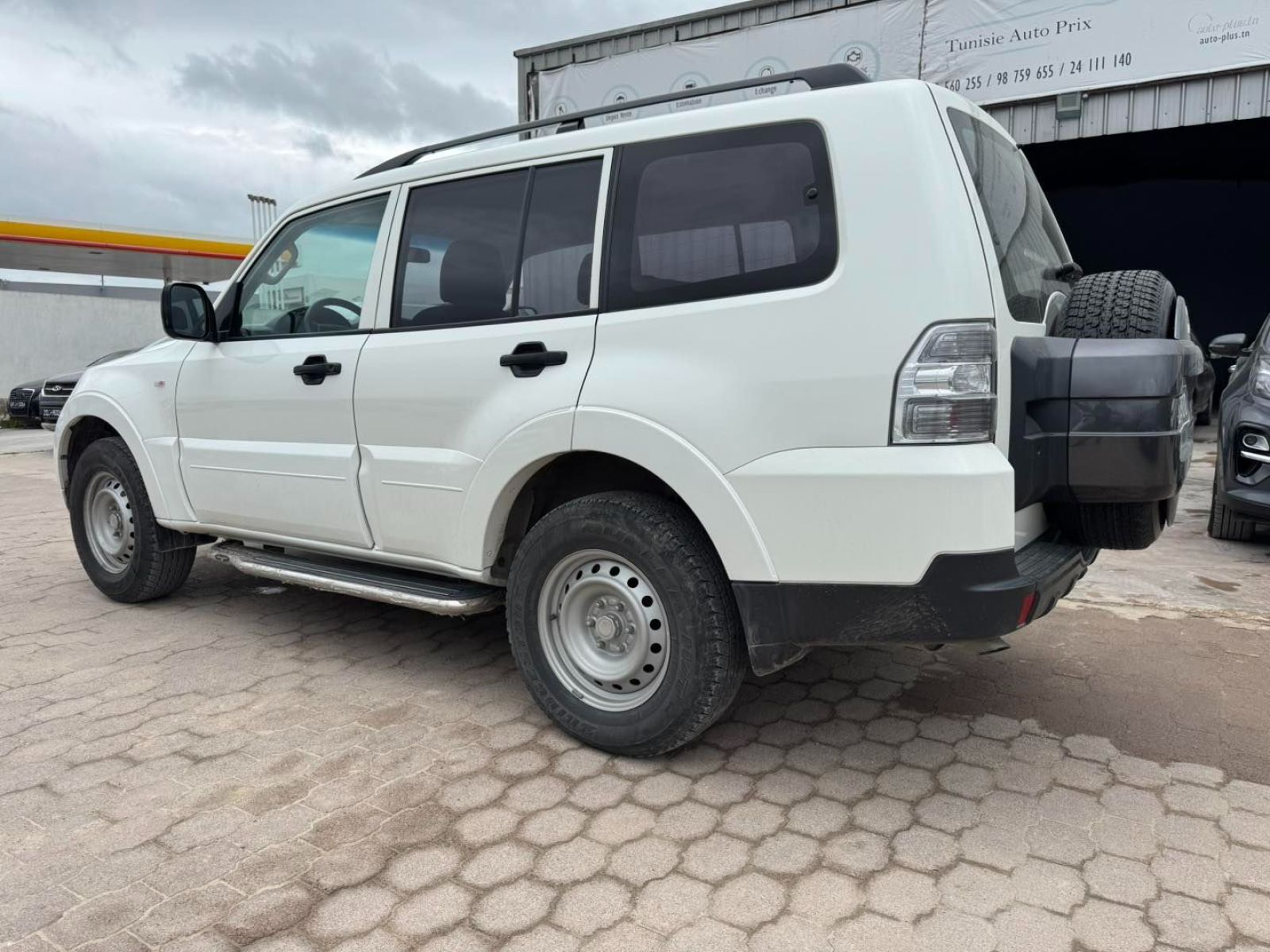 Mitsubishi Pajero LIMITED EDITION à Ariana - Photo 2