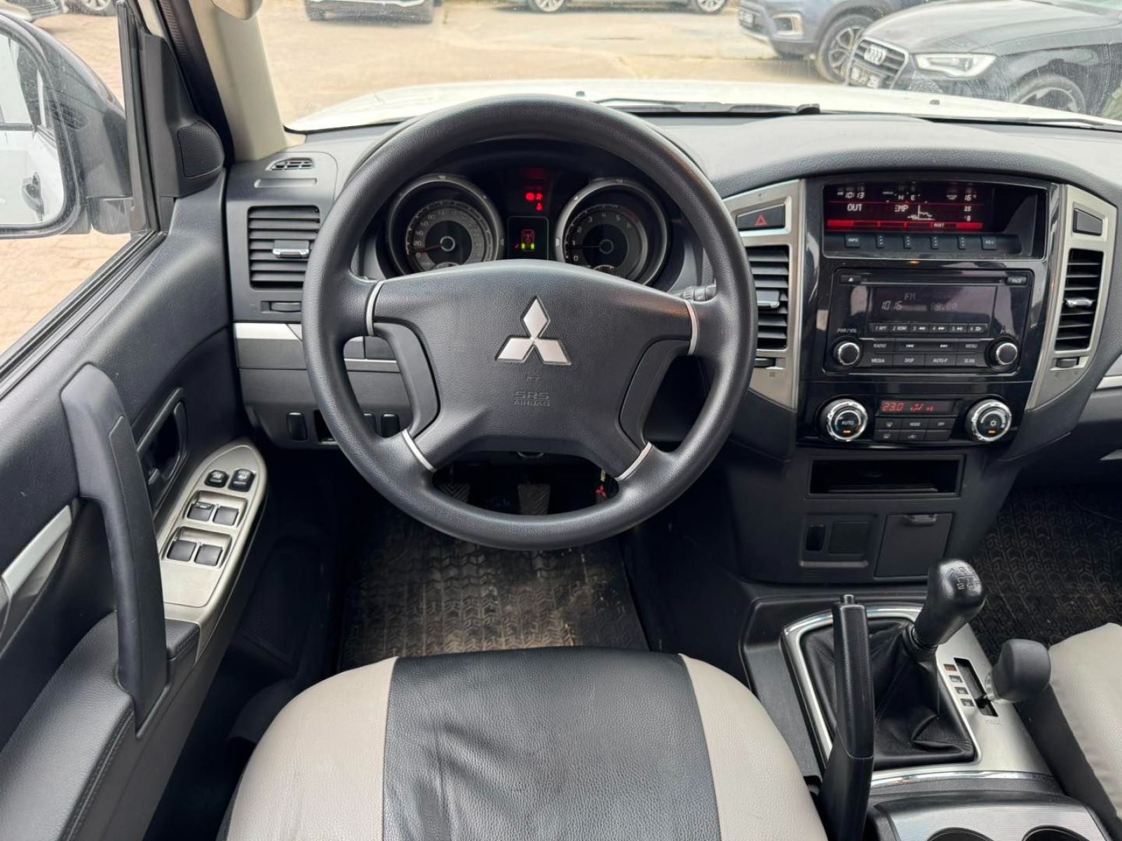 Mitsubishi Pajero LIMITED EDITION à Ariana - Photo 7