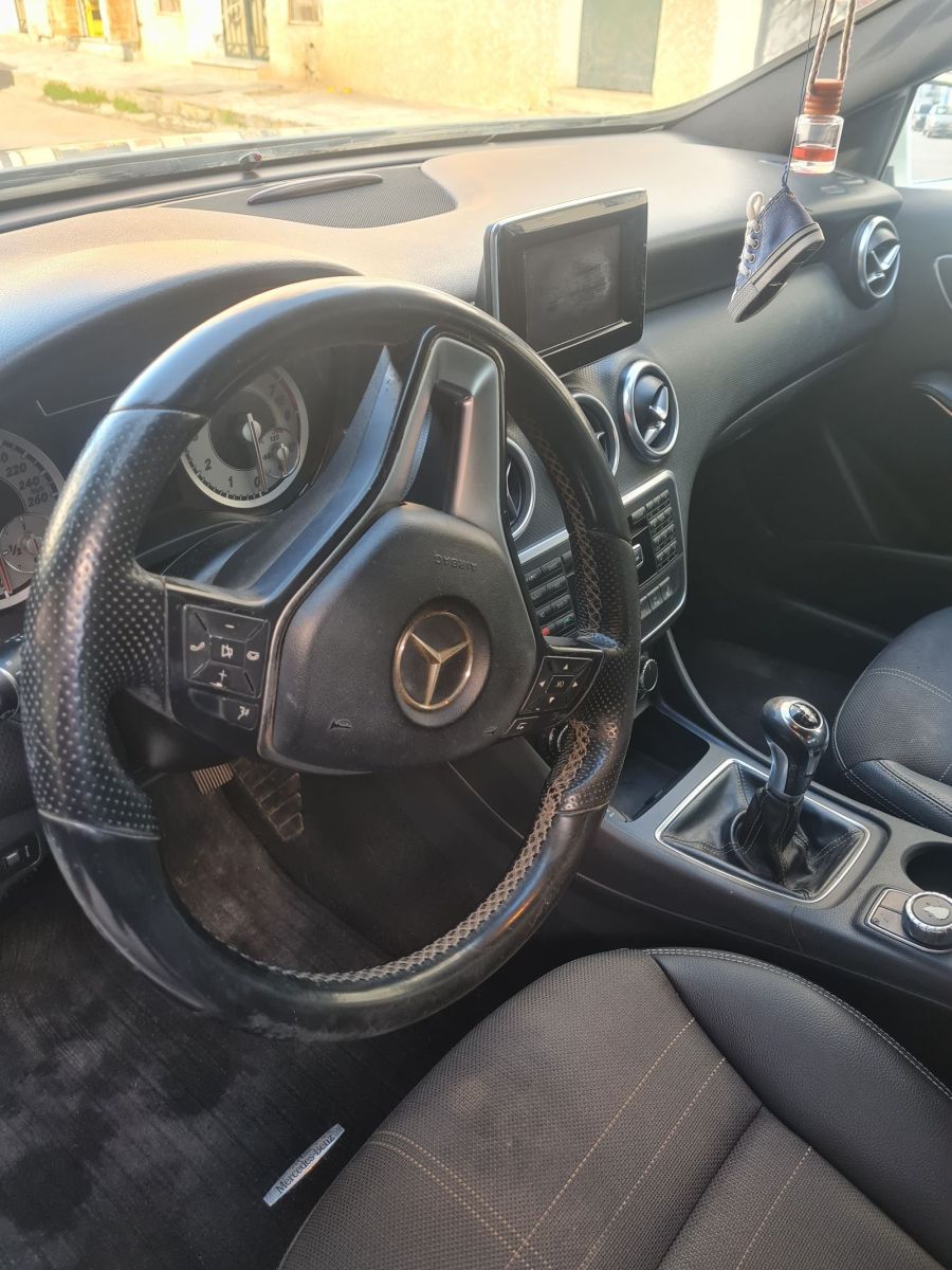 Mercedes-Benz Classe A Sport AMG à Ben Arous - Photo 2