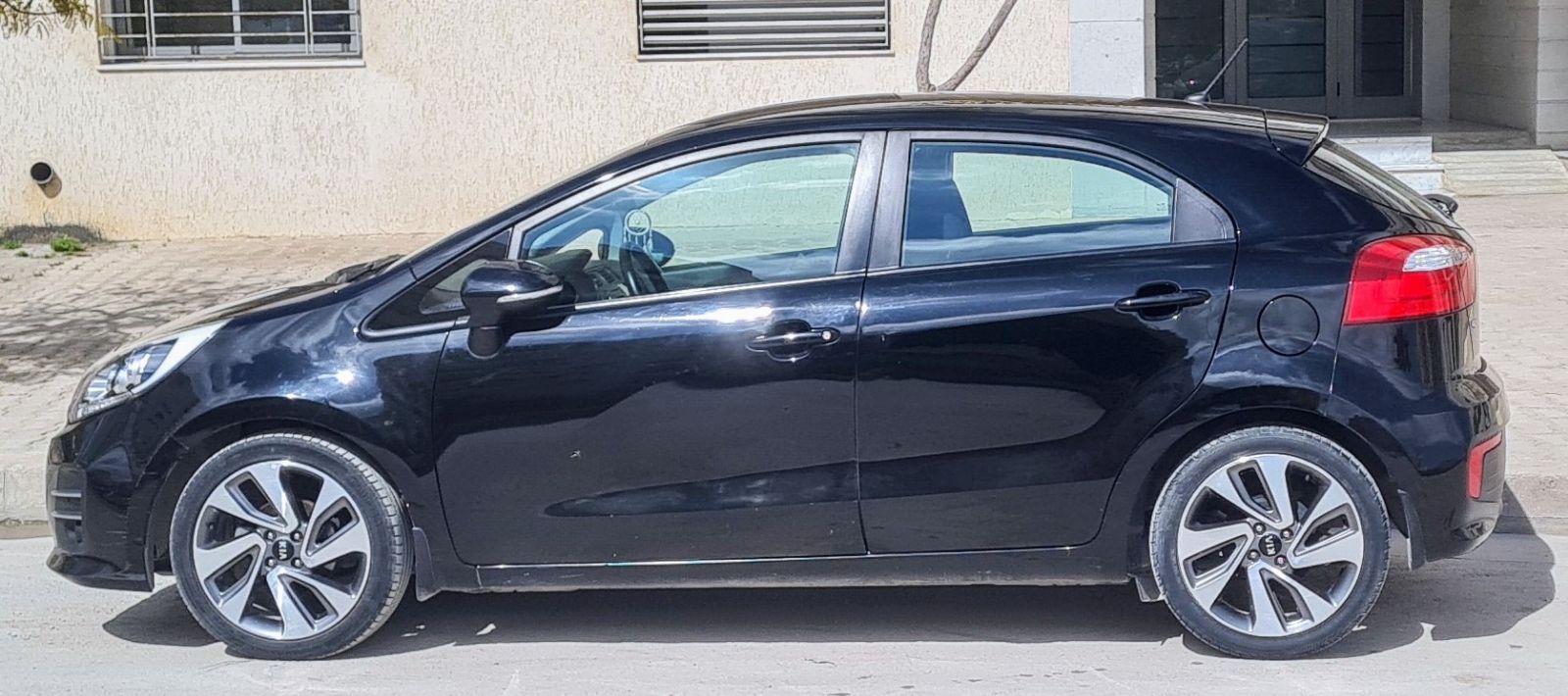 KIA Rio 5p à Tunis - Photo 24