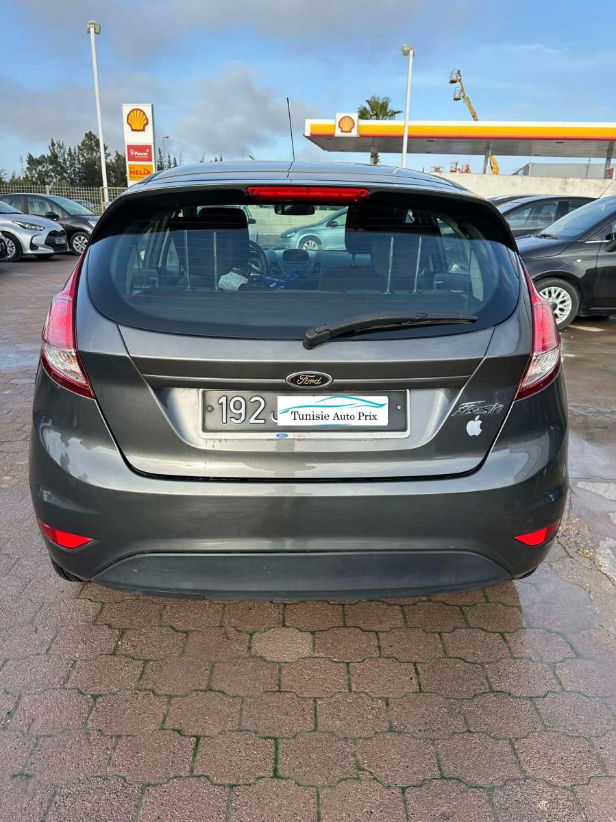Ford Fiesta Titanium Plus à Sfax - Photo 11