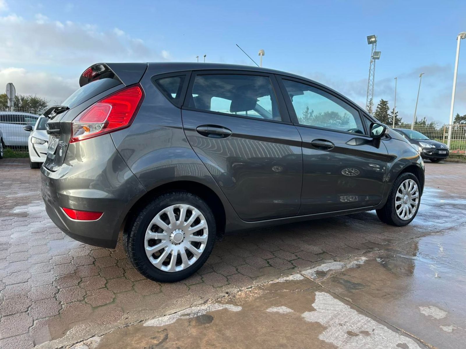 Ford Fiesta Titanium Plus à Sfax - Photo 5