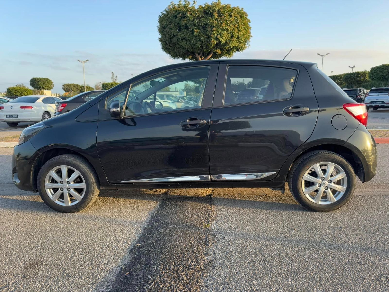 Toyota Yaris à Tunis - Photo 1