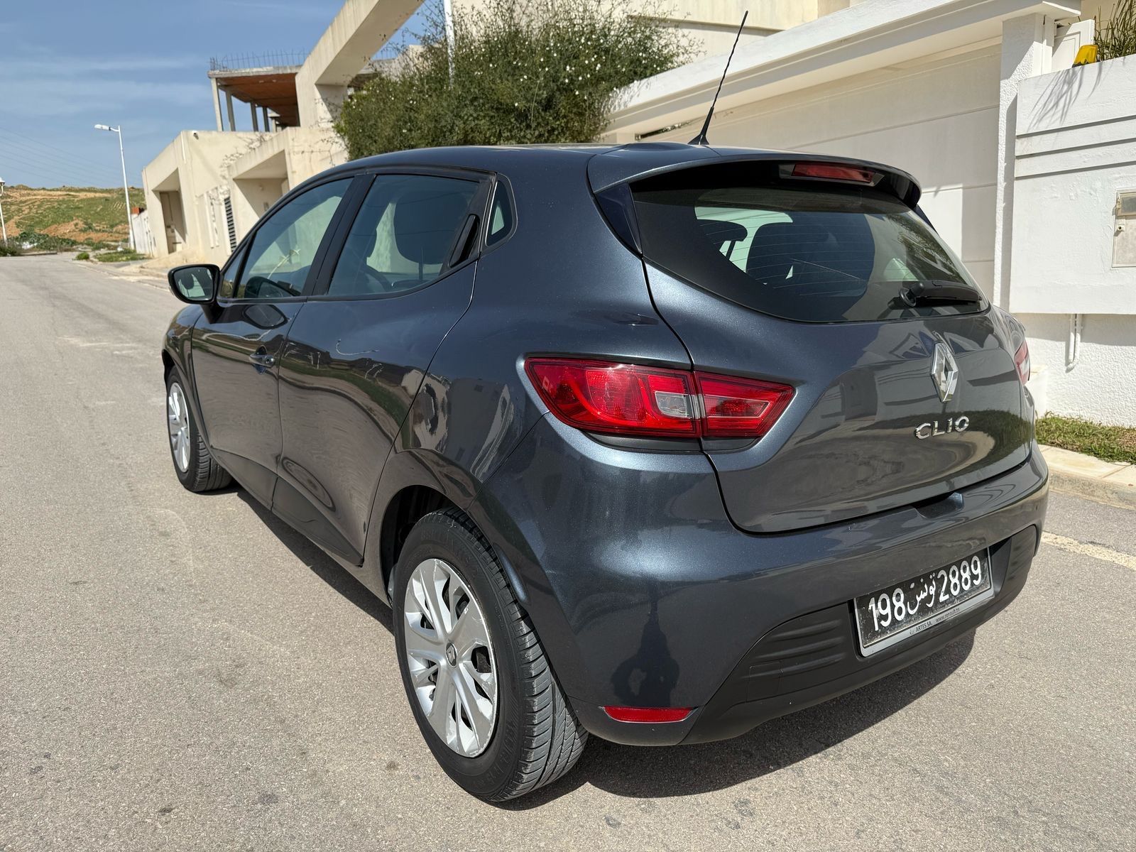 Renault Clio Edition à Sfax - Photo 4