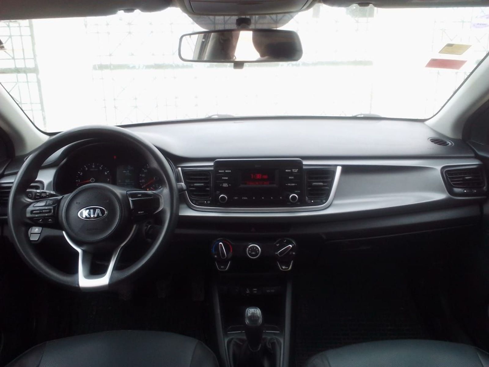 KIA Rio Berline LX à Beja - Photo 1