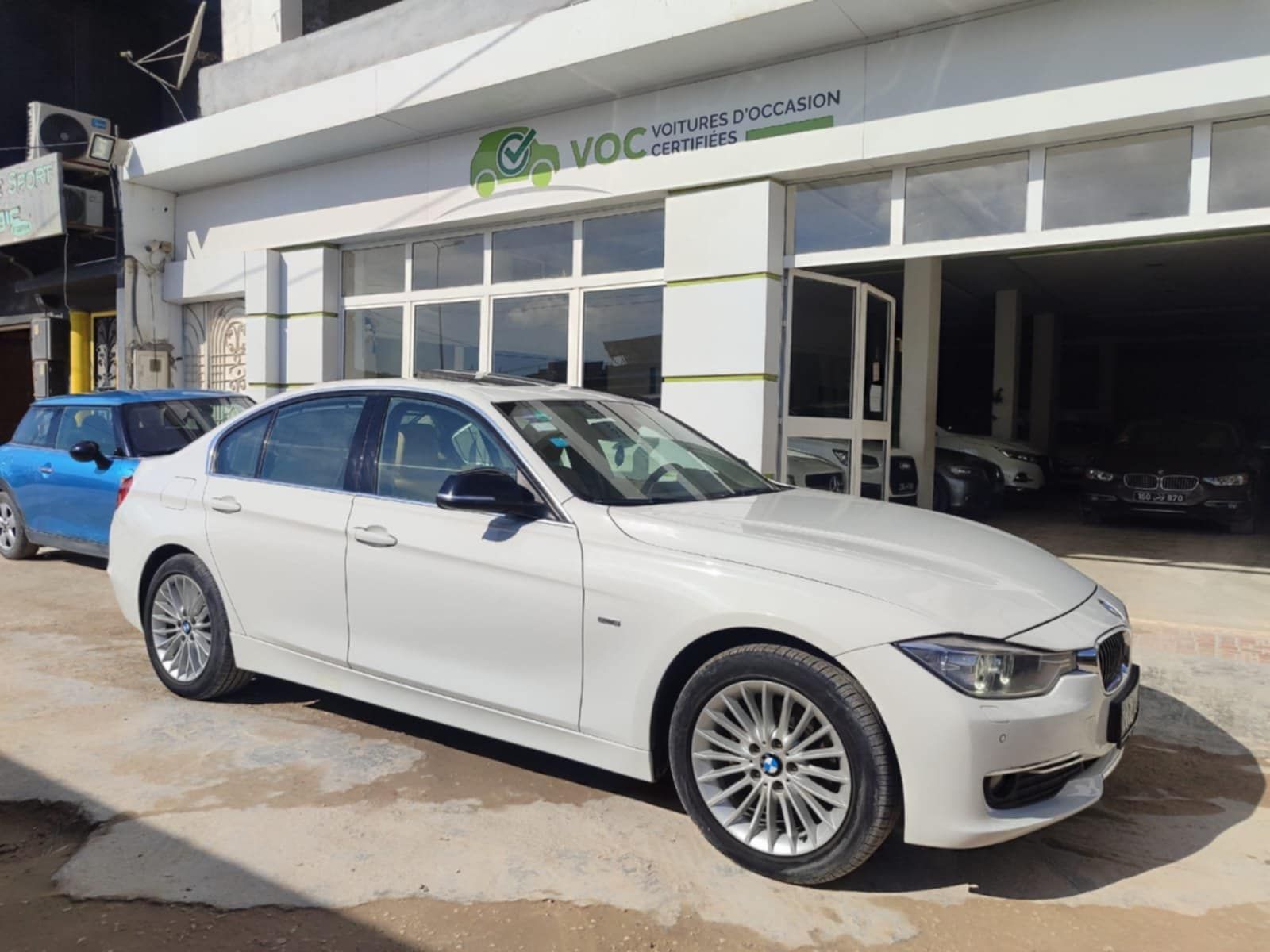 BMW Série 3 Confort Luxury Line à Ariana - Photo 13