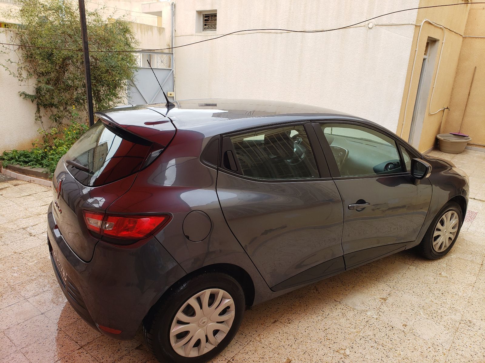 Renault Clio à Tunis - Photo 8