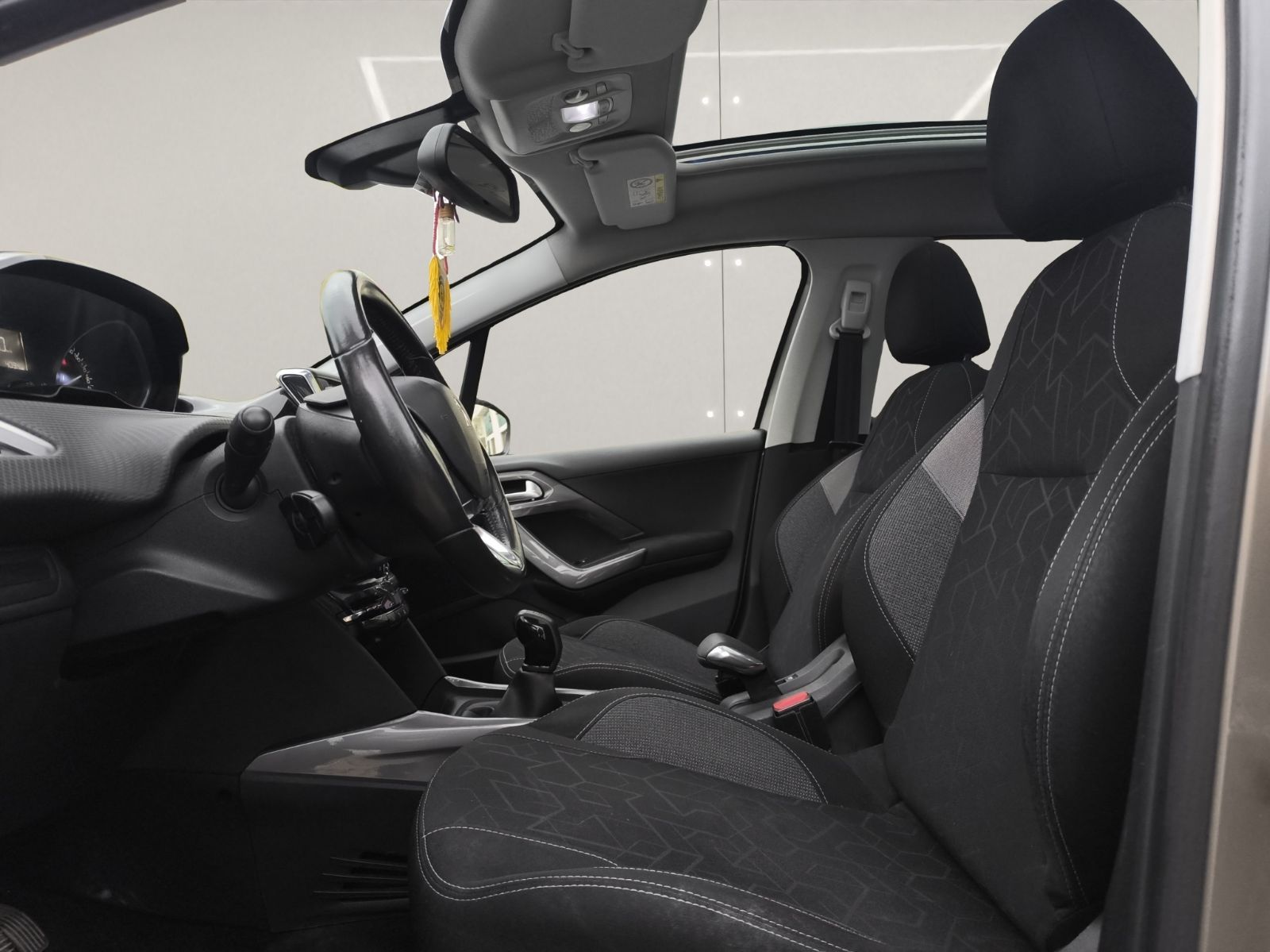 Peugeot 2008 Allure Toit Cielo à Ben Arous - Photo 9