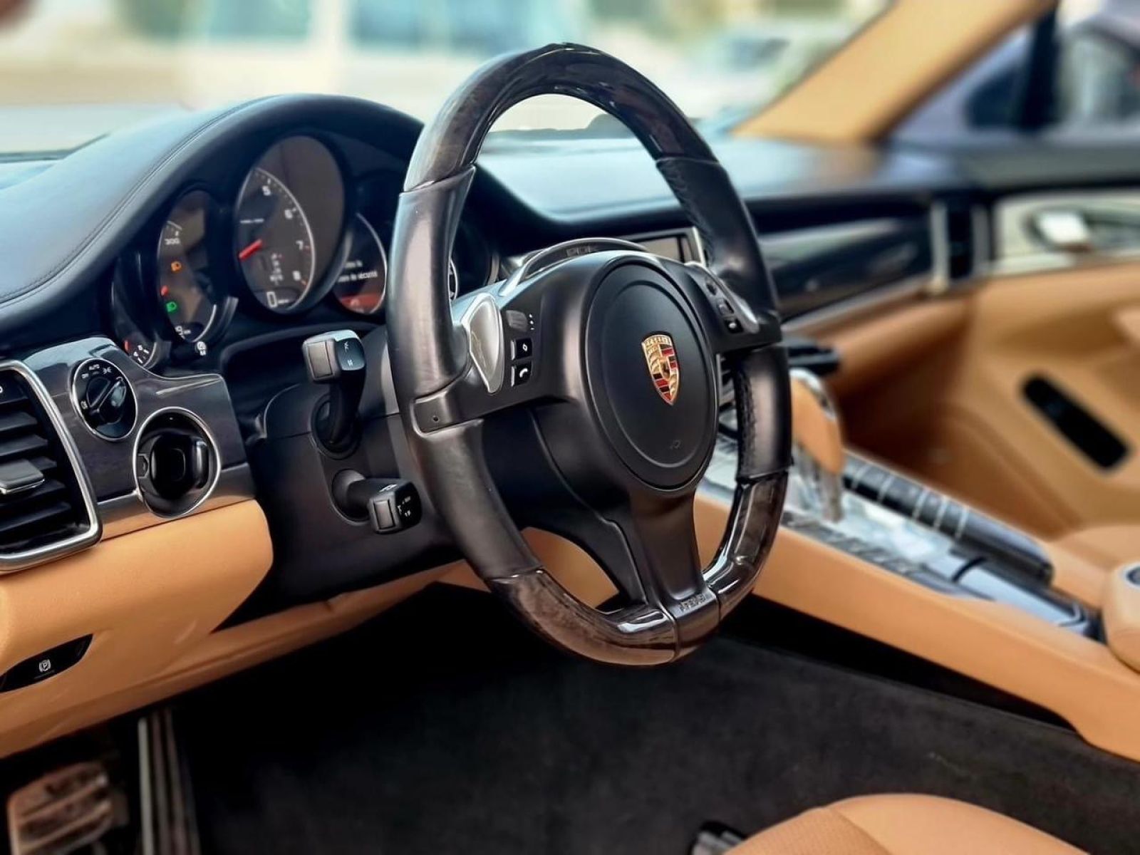 Porsche Panamera Executive à Tunis - Photo 3