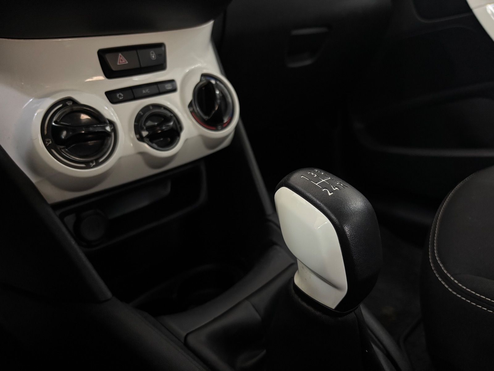 Peugeot 208 Active à Ariana - Photo 9