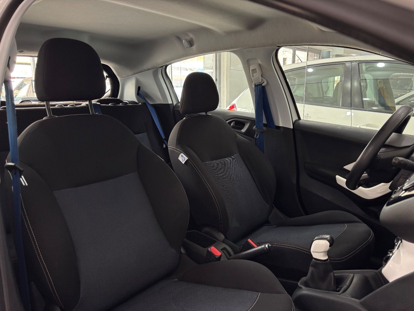 Peugeot 208 Active à Ariana - Photo 11
