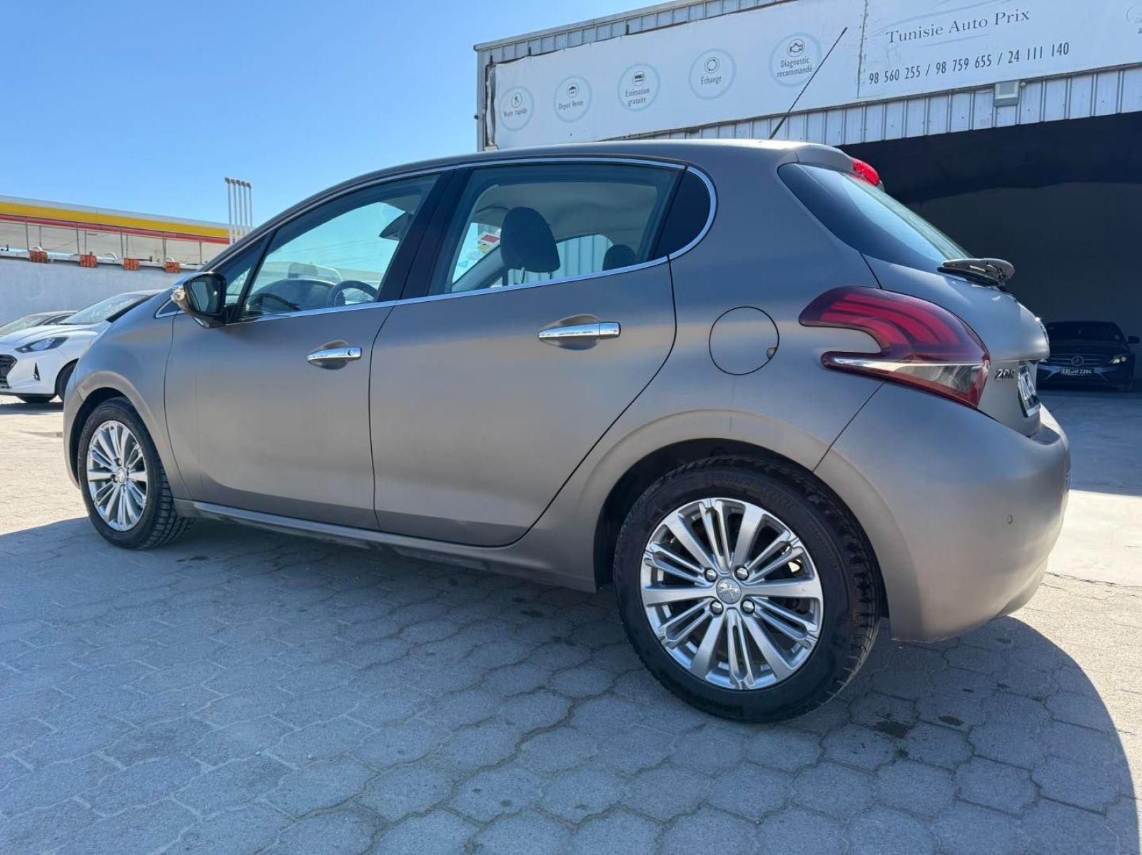 Peugeot 208 à Ben Arous - Photo 2