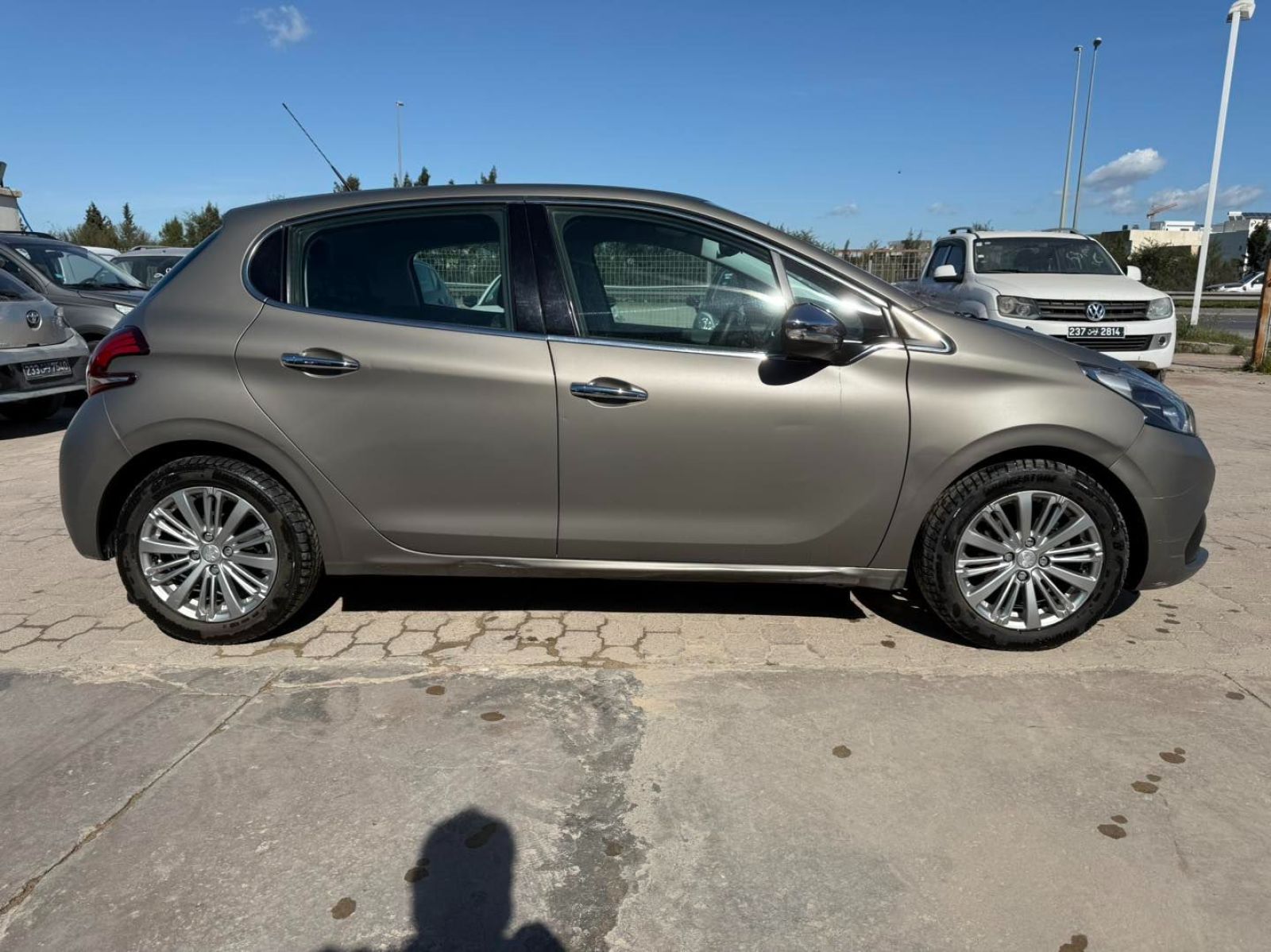 Peugeot 208 à Ben Arous - Photo 4