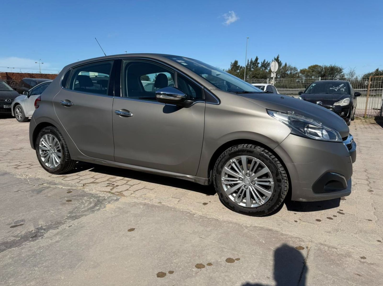 Peugeot 208 à Ben Arous - Photo 3