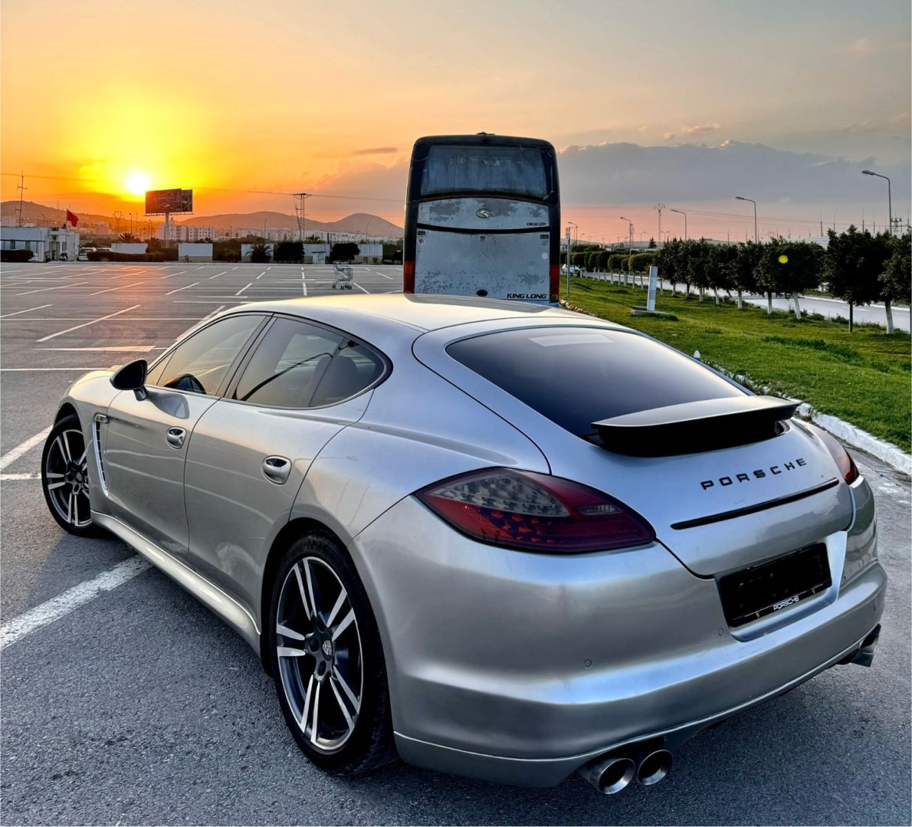 Porsche Panamera Platinum edition à Tunis - Photo 4