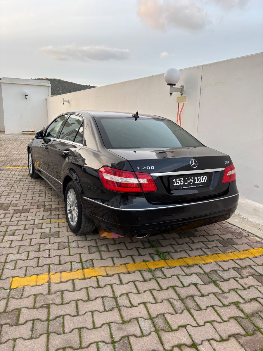 Mercedes-Benz Classe E Avantgarde à Ben Arous - Photo 2