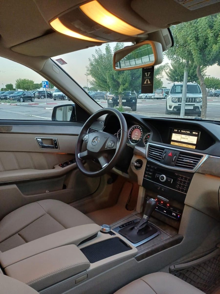 Mercedes-Benz Classe E Avantgarde à Ben Arous - Photo 3