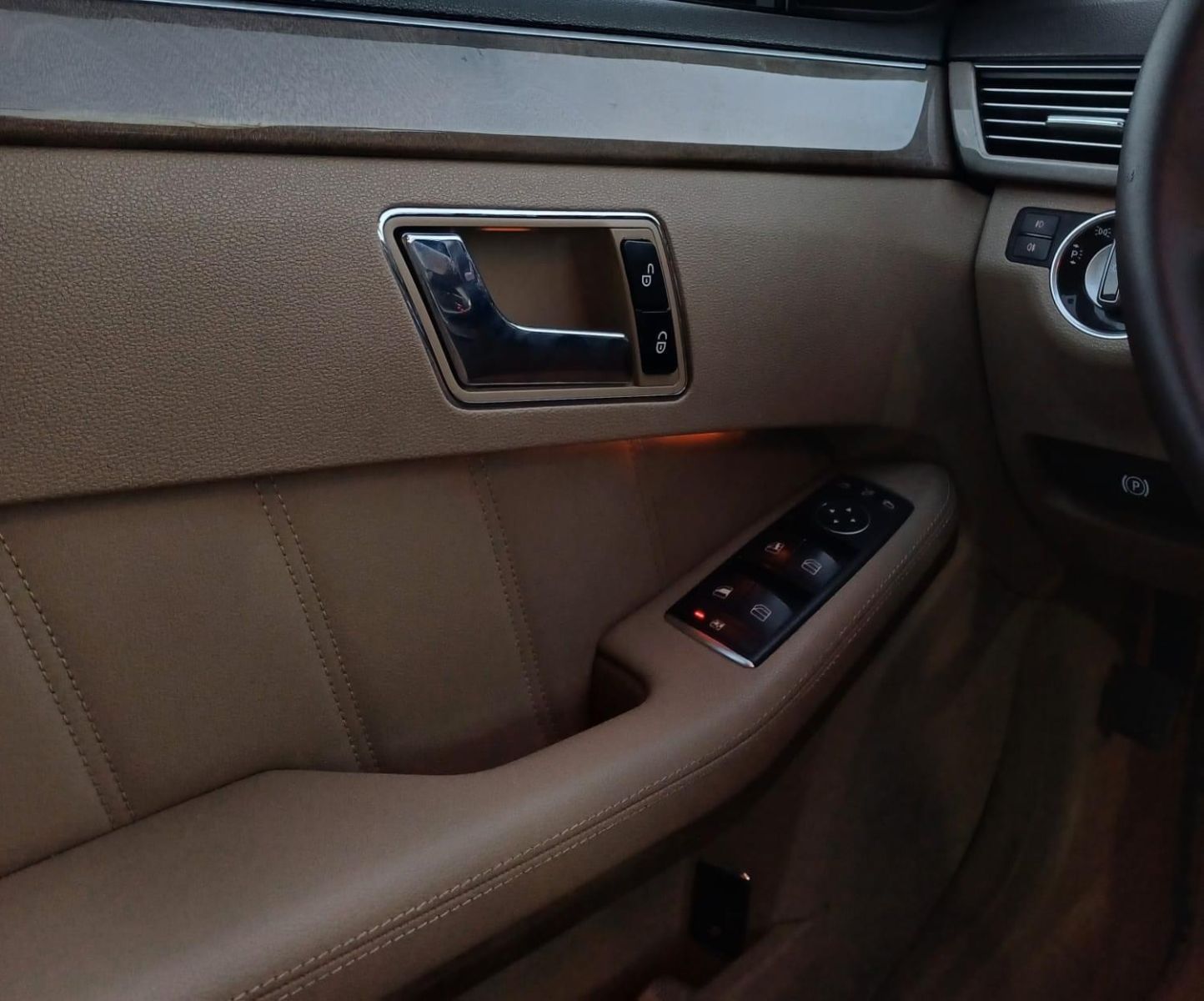 Mercedes-Benz Classe E Avantgarde à Ben Arous - Photo 8