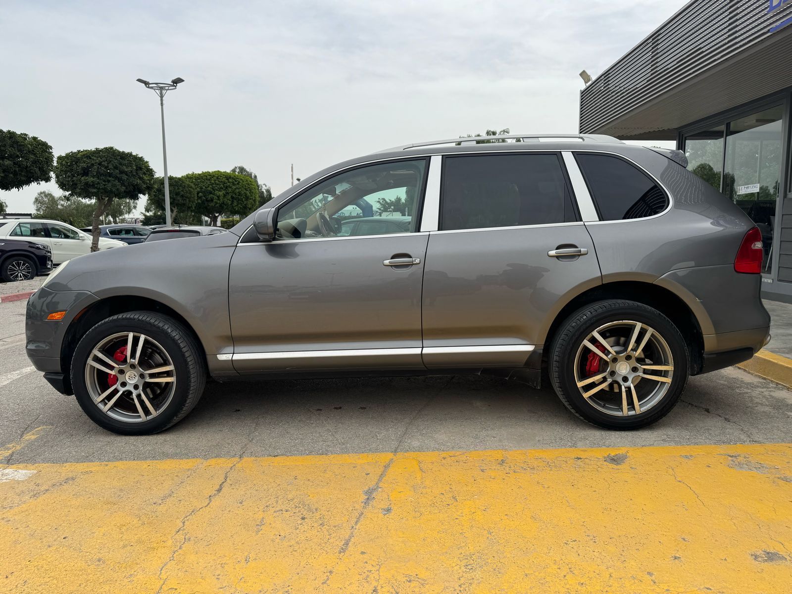Porsche Cayenne à Ben Arous - Photo 2