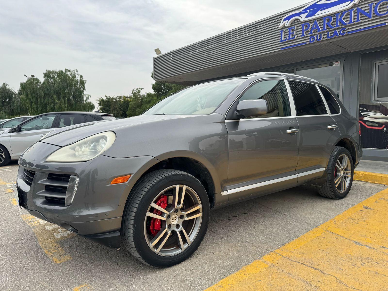 Porsche Cayenne à Ben Arous - Photo 1