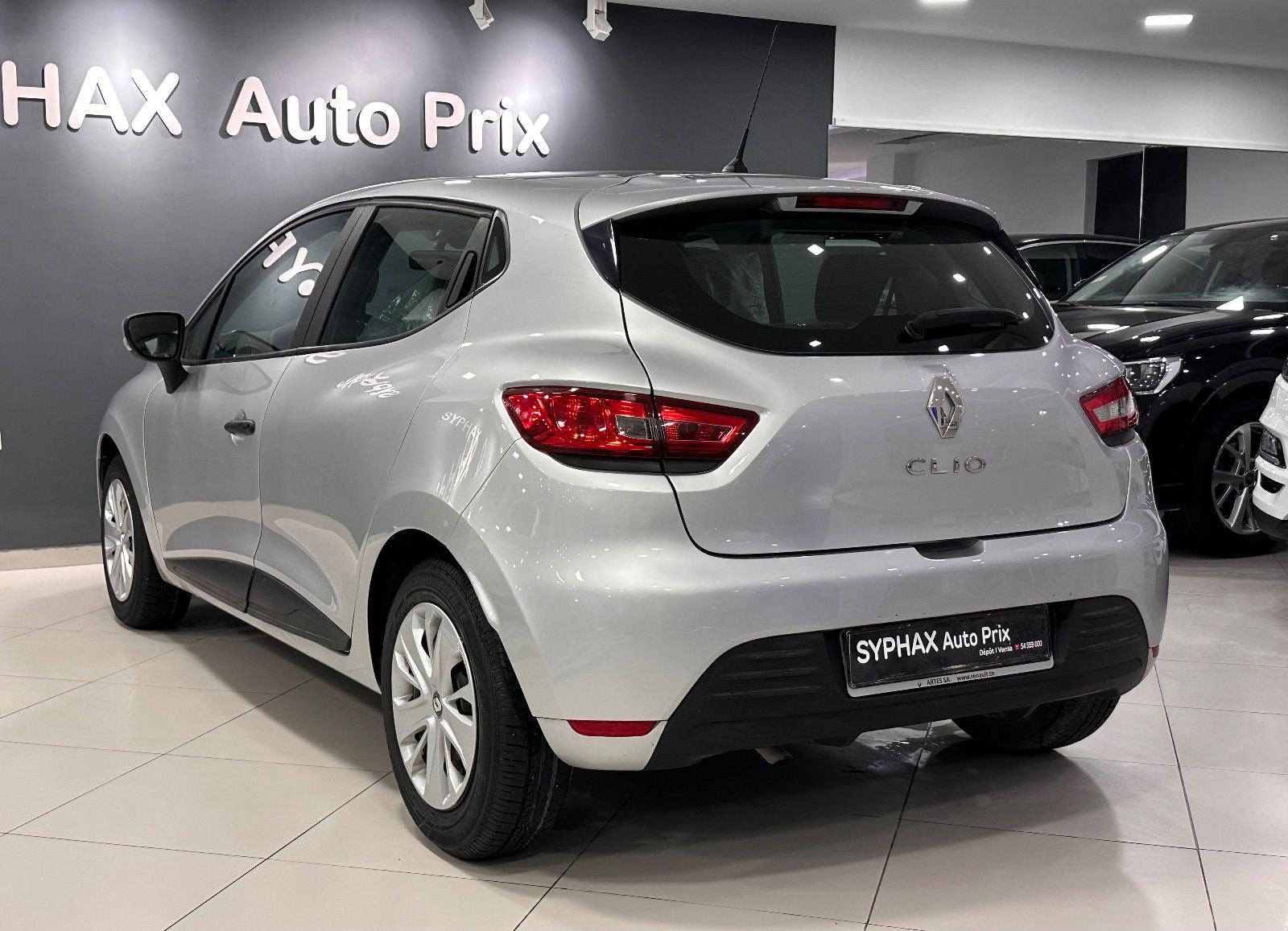 Renault Clio Zen à Ariana - Photo 4