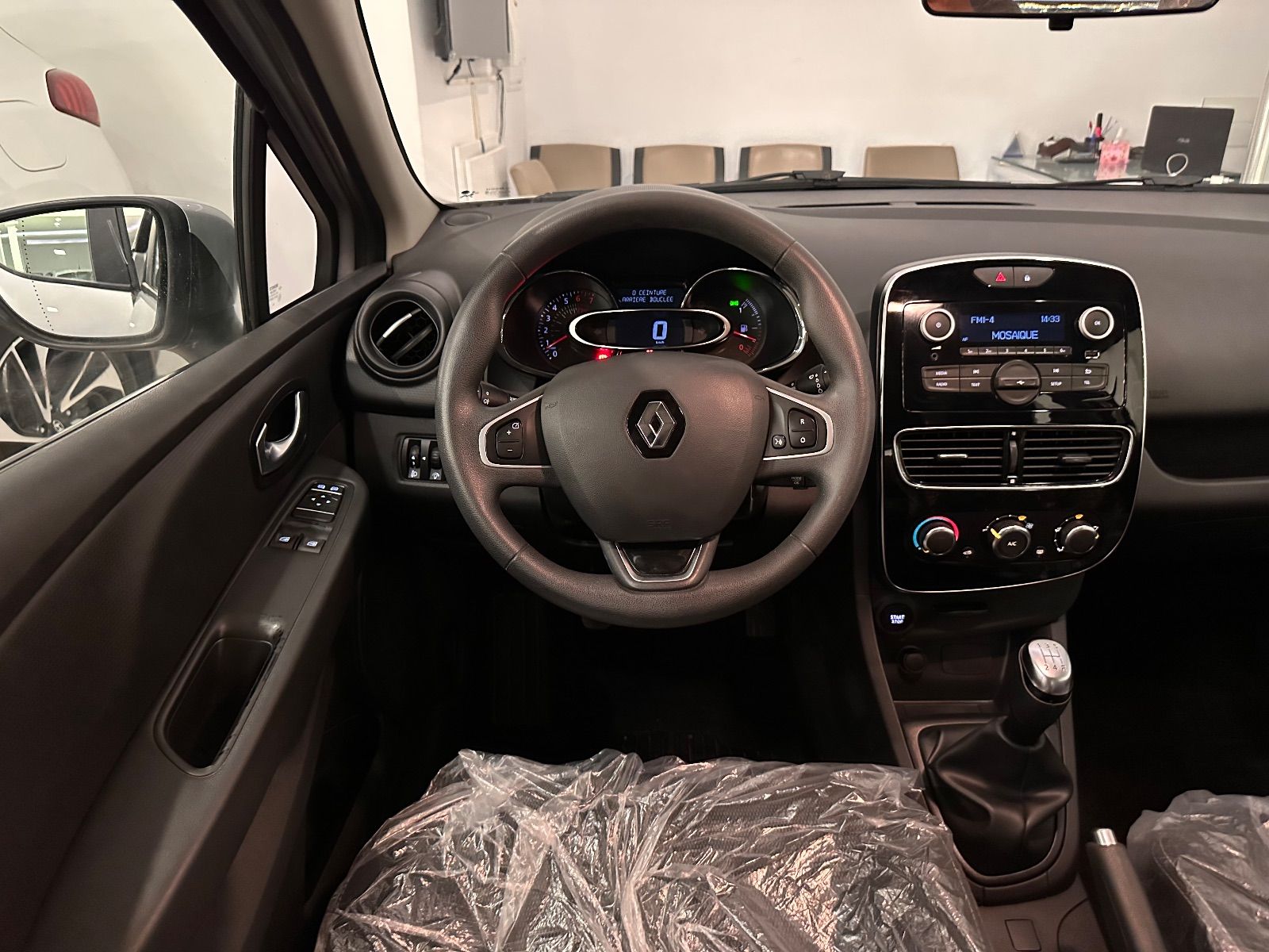 Renault Clio Zen à Ariana - Photo 7