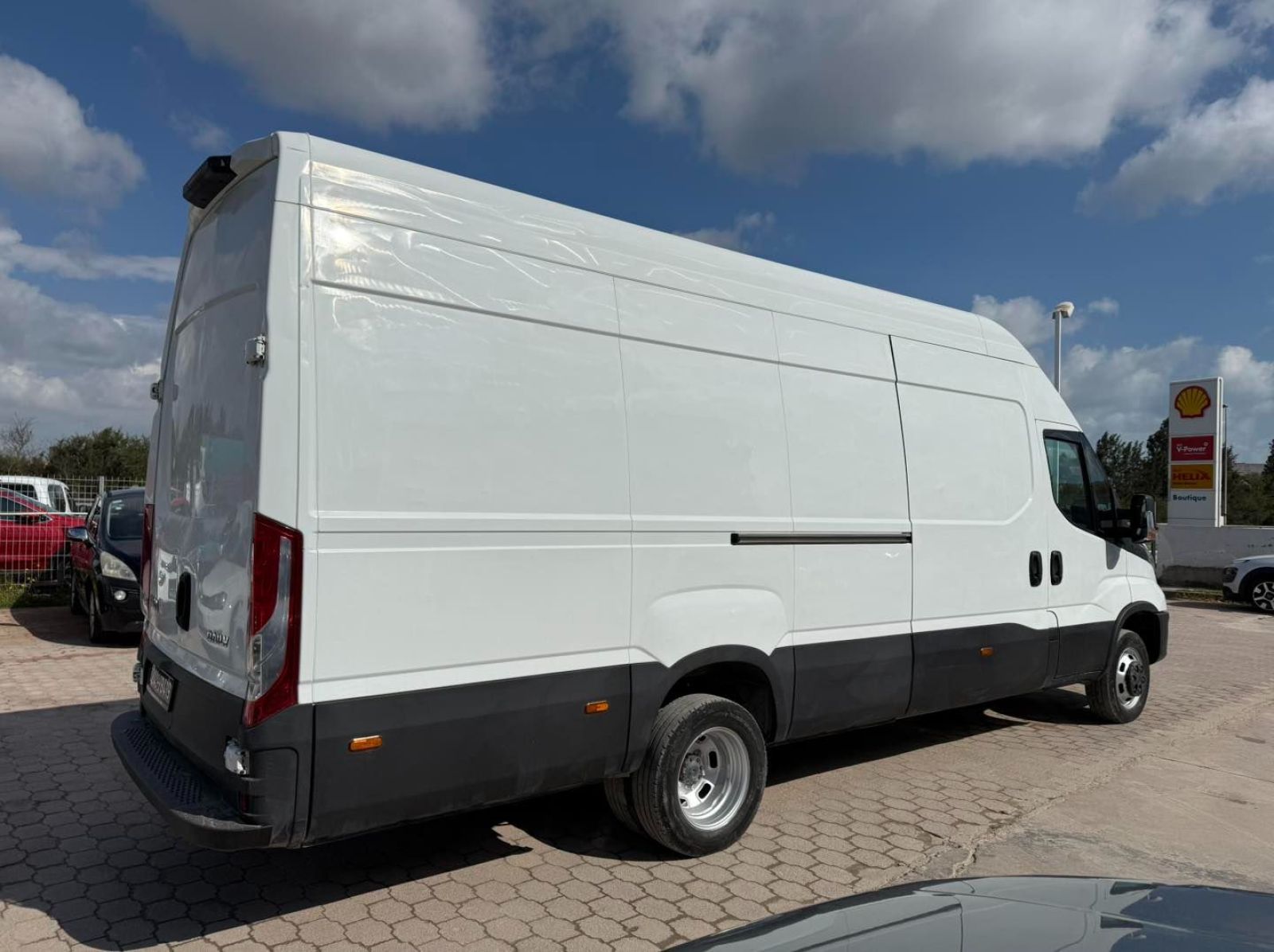 Iveco Daily Fourgon à Ben Arous - Photo 5