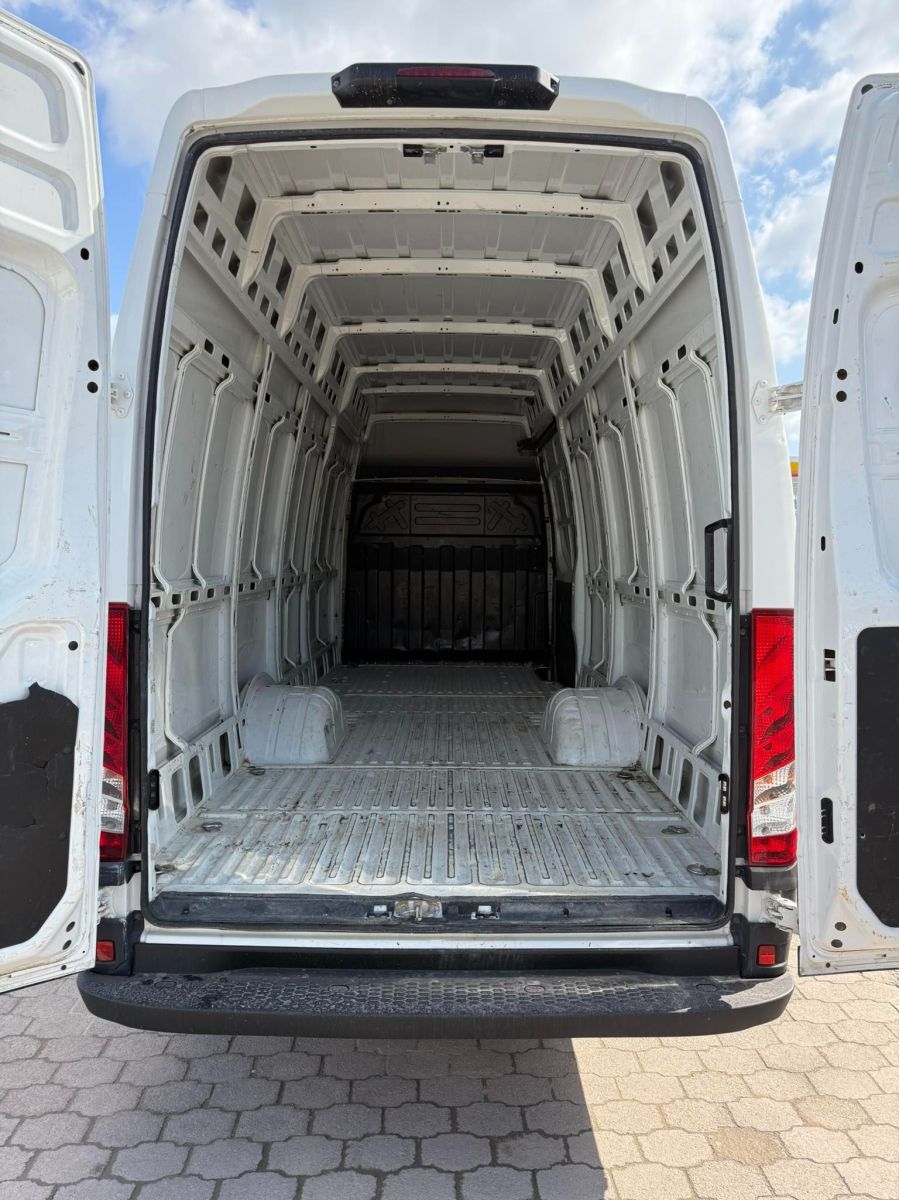 Iveco Daily Fourgon à Ben Arous - Photo 12