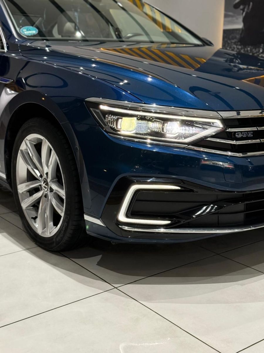 Volkswagen Passat R-Line DSG à Tunis - Photo 4
