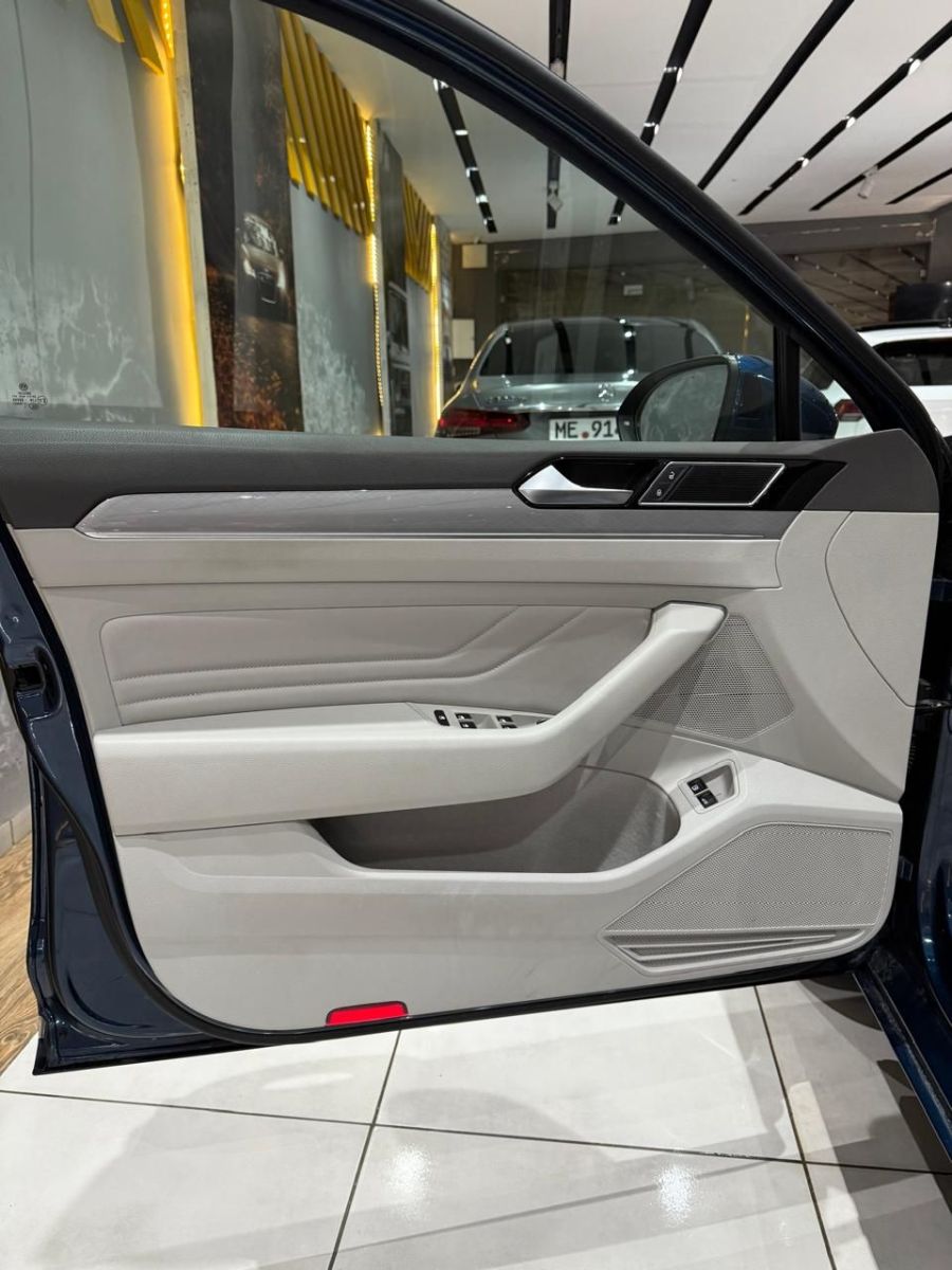 Volkswagen Passat R-Line DSG à Tunis - Photo 14