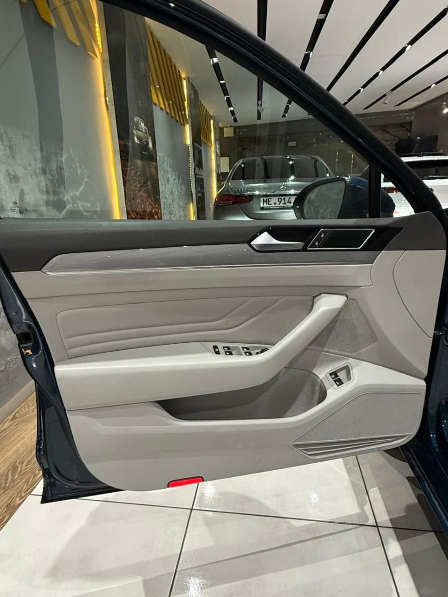 Volkswagen Passat R-Line DSG à Tunis - Photo 17