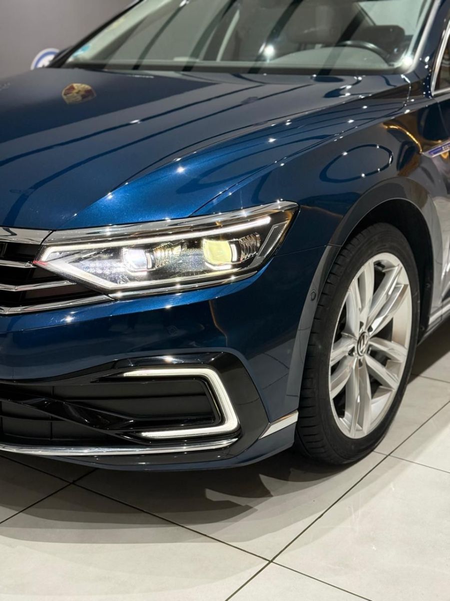 Volkswagen Passat R-Line DSG à Tunis - Photo 6