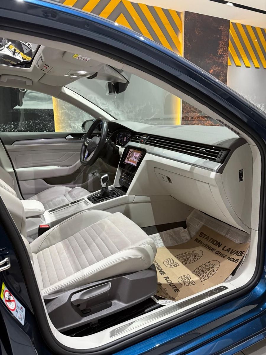 Volkswagen Passat R-Line DSG à Tunis - Photo 21