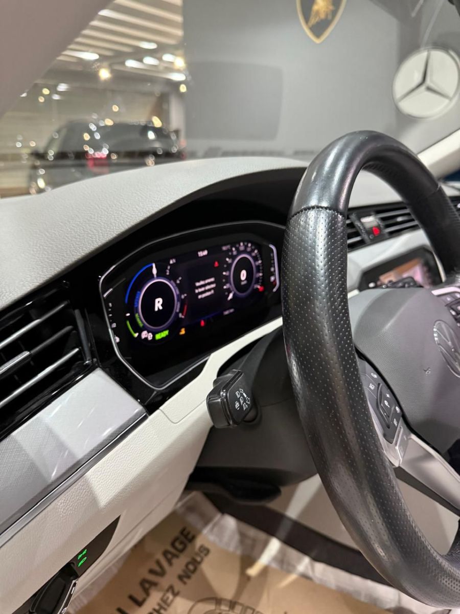 Volkswagen Passat R-Line DSG à Tunis - Photo 22