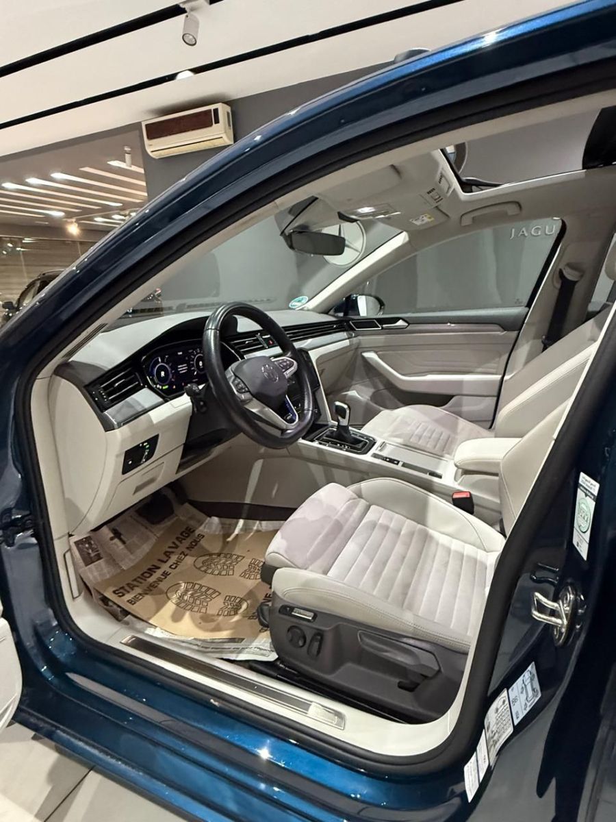 Volkswagen Passat R-Line DSG à Tunis - Photo 18