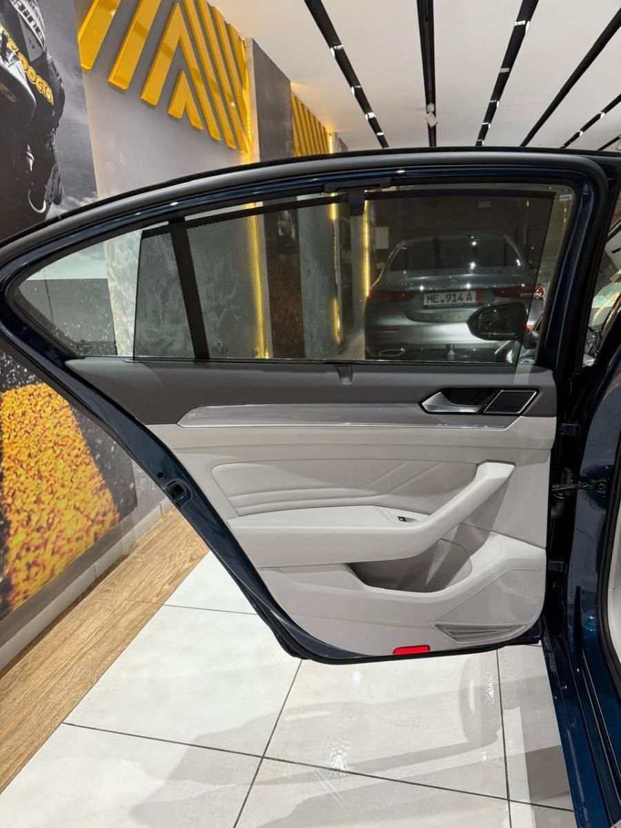 Volkswagen Passat R-Line DSG à Tunis - Photo 23