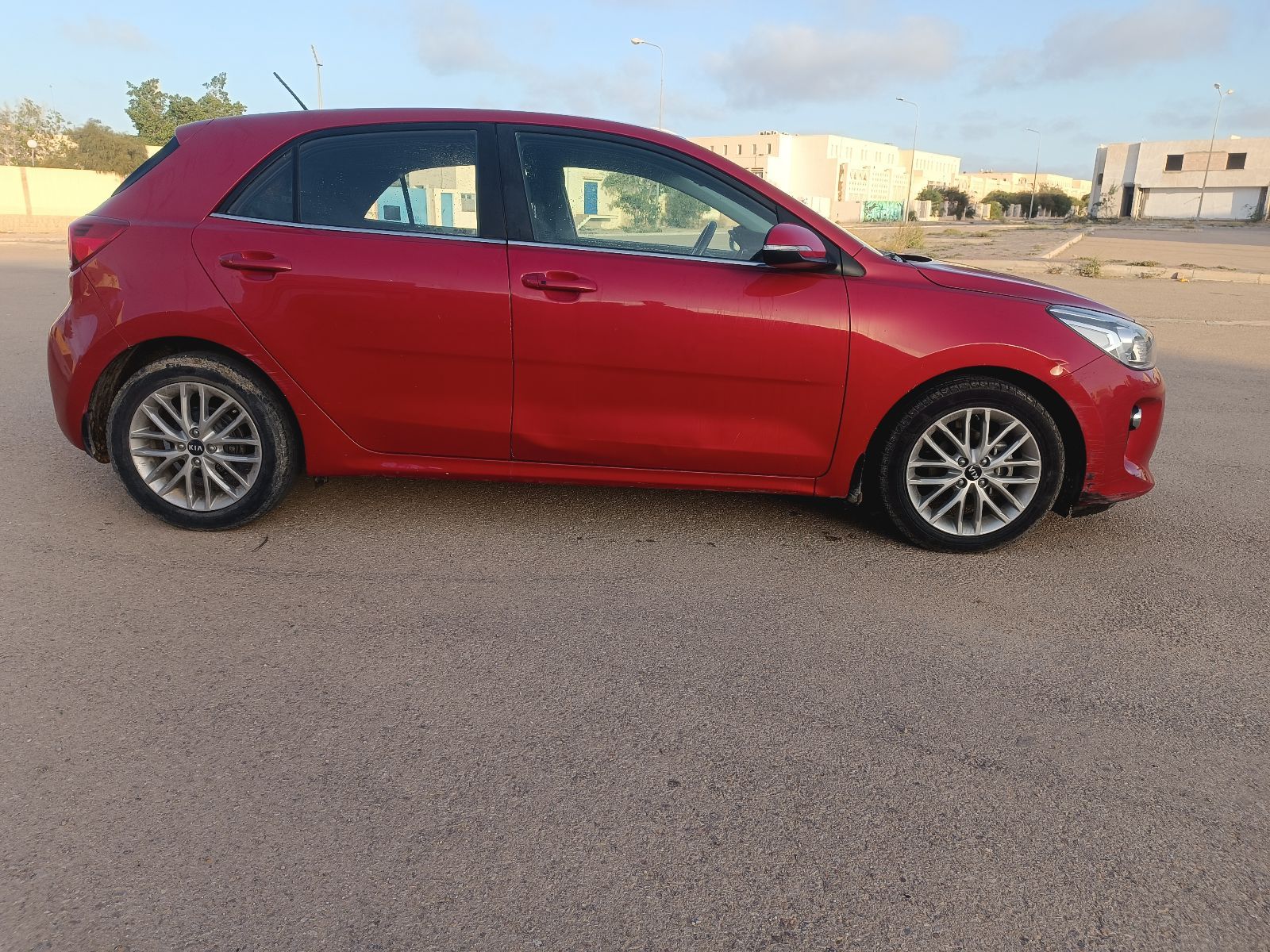 KIA Rio 5p SX à Tunis - Photo 3