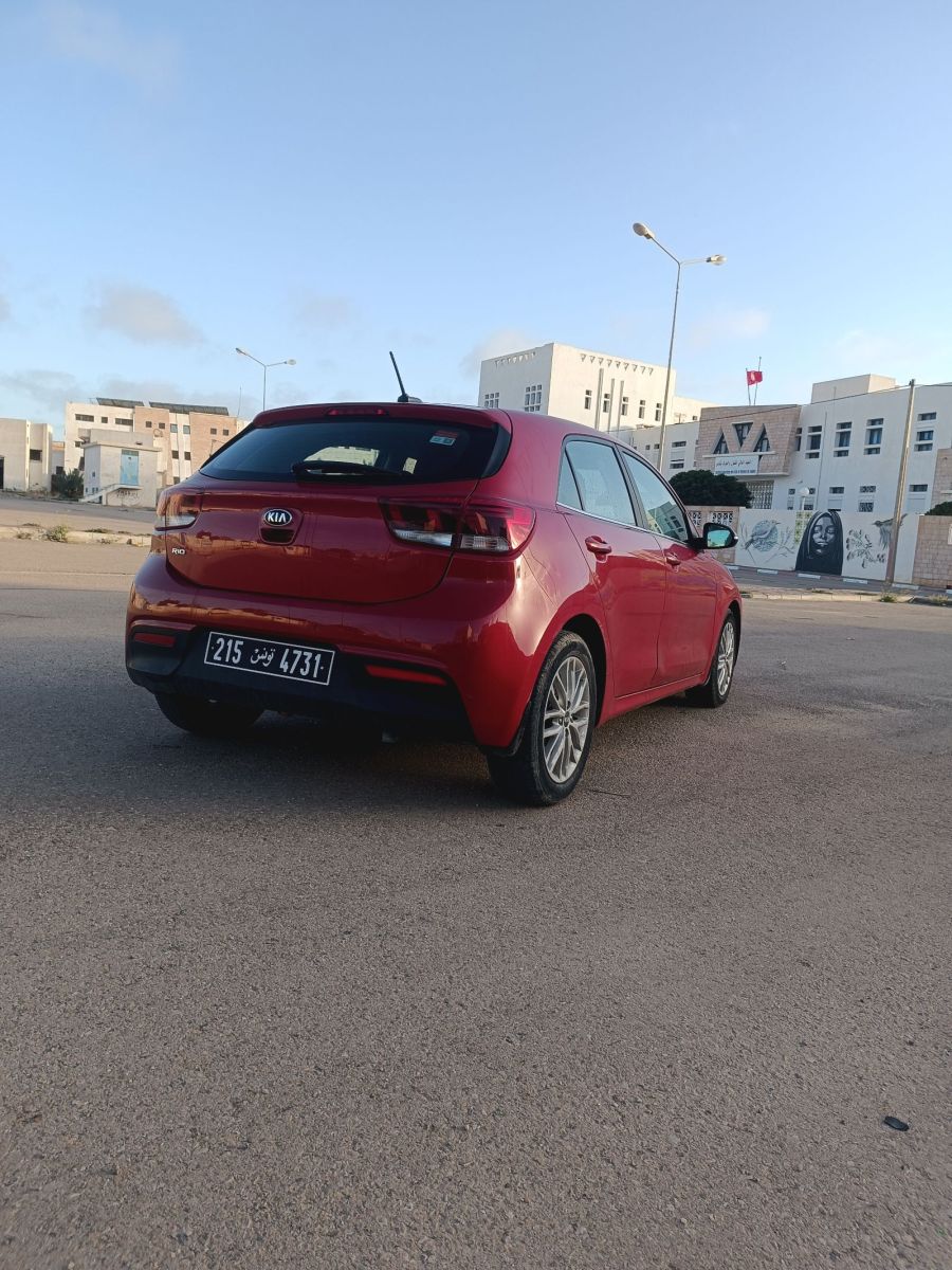 KIA Rio 5p SX à Tunis - Photo 5