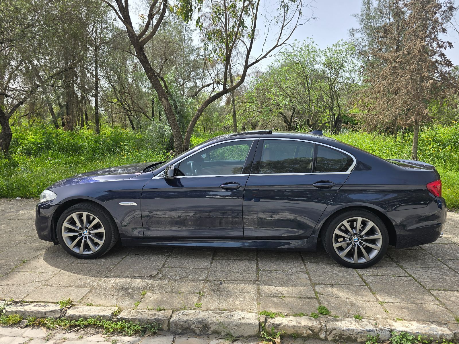 BMW Série 5 à Ariana - Photo 17