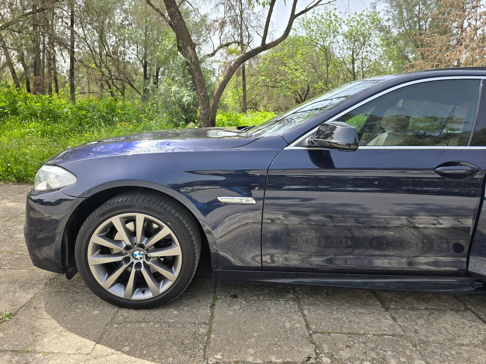 BMW Série 5 à Ariana - Photo 21