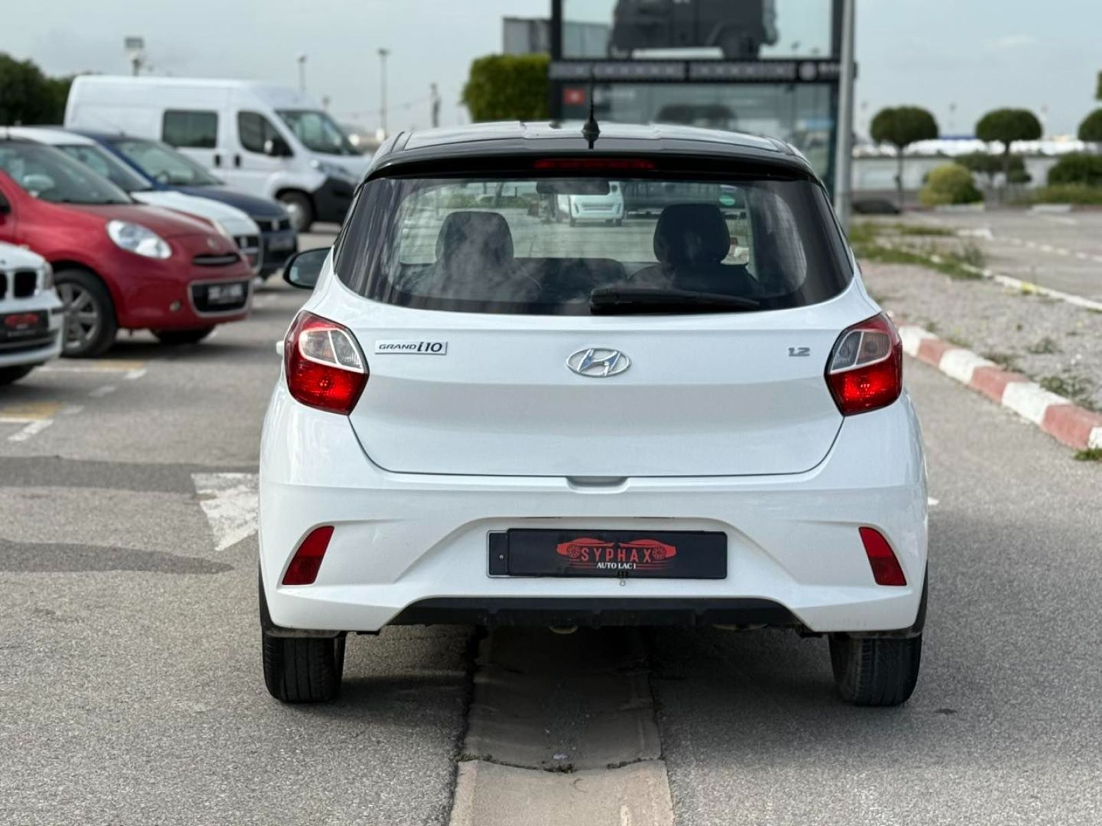 Hyundai Grand i10 GLS à Tunis - Photo 8