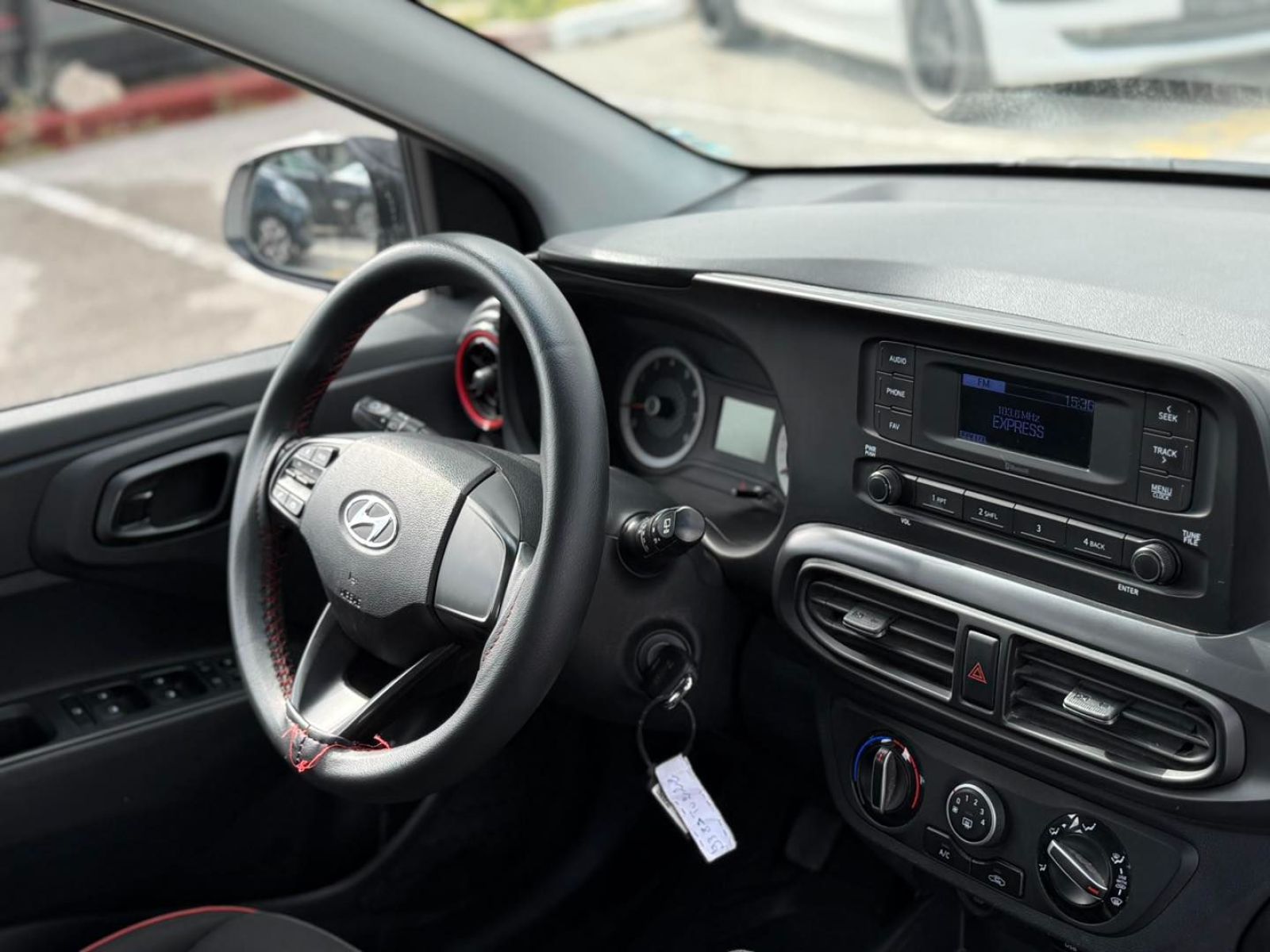 Hyundai Grand i10 GLS à Tunis - Photo 5