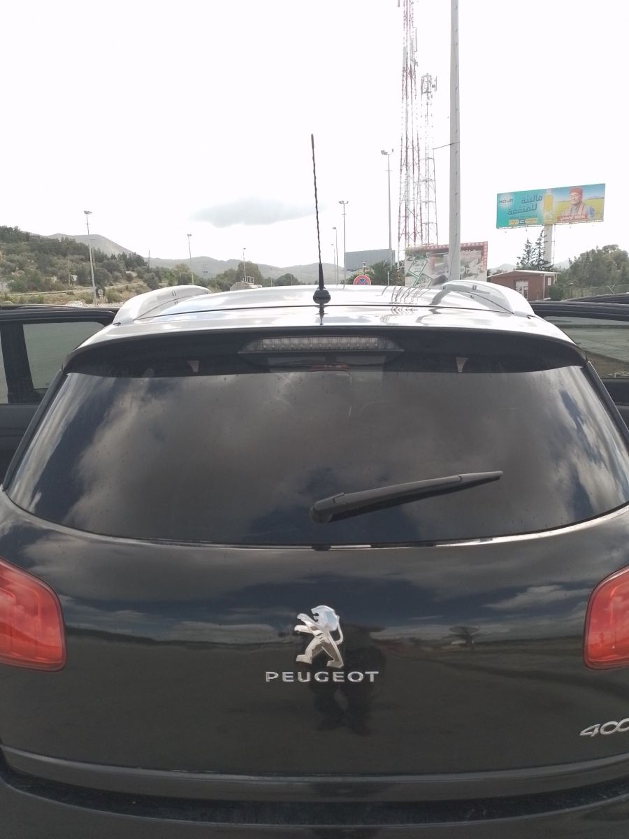 Peugeot 4008 à Monastir - Photo 1