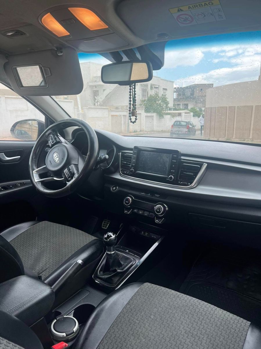 KIA Rio 5p Prestige à Ben Arous - Photo 7
